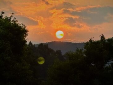 この夕焼けは、世界とつながっている